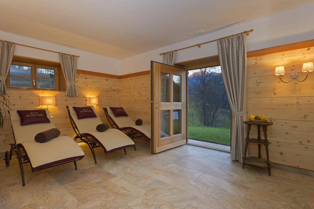 Silentium Dolomites Chalet Since 1600 Monguelfo-Tesido / Welsberg-Taisten Eksteriør bilde