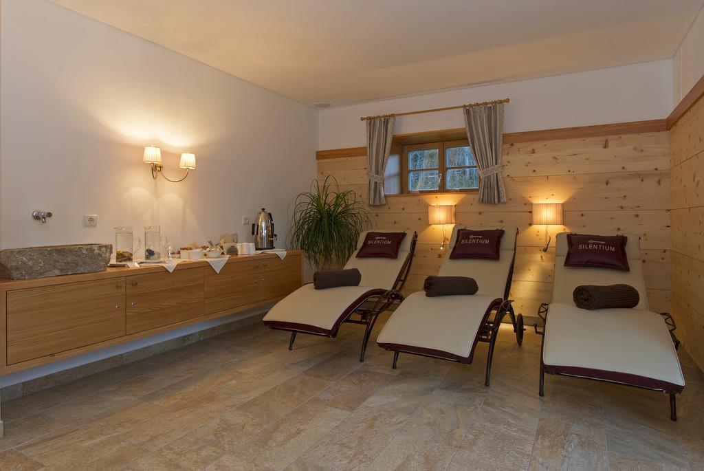 Silentium Dolomites Chalet Since 1600 Monguelfo-Tesido / Welsberg-Taisten Eksteriør bilde